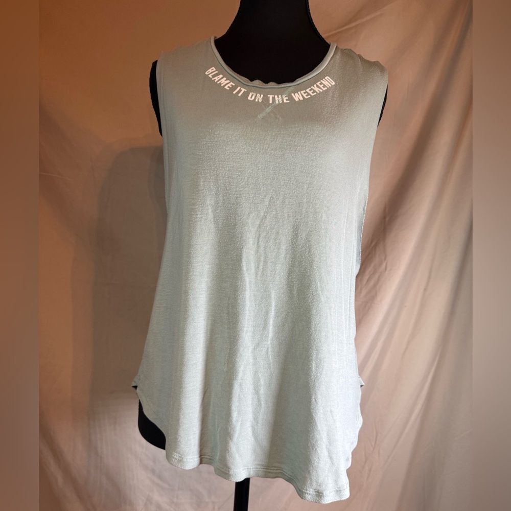 Victoria’s Secret PINK “Blame It On The Weekend” Sleeveless Top 💚